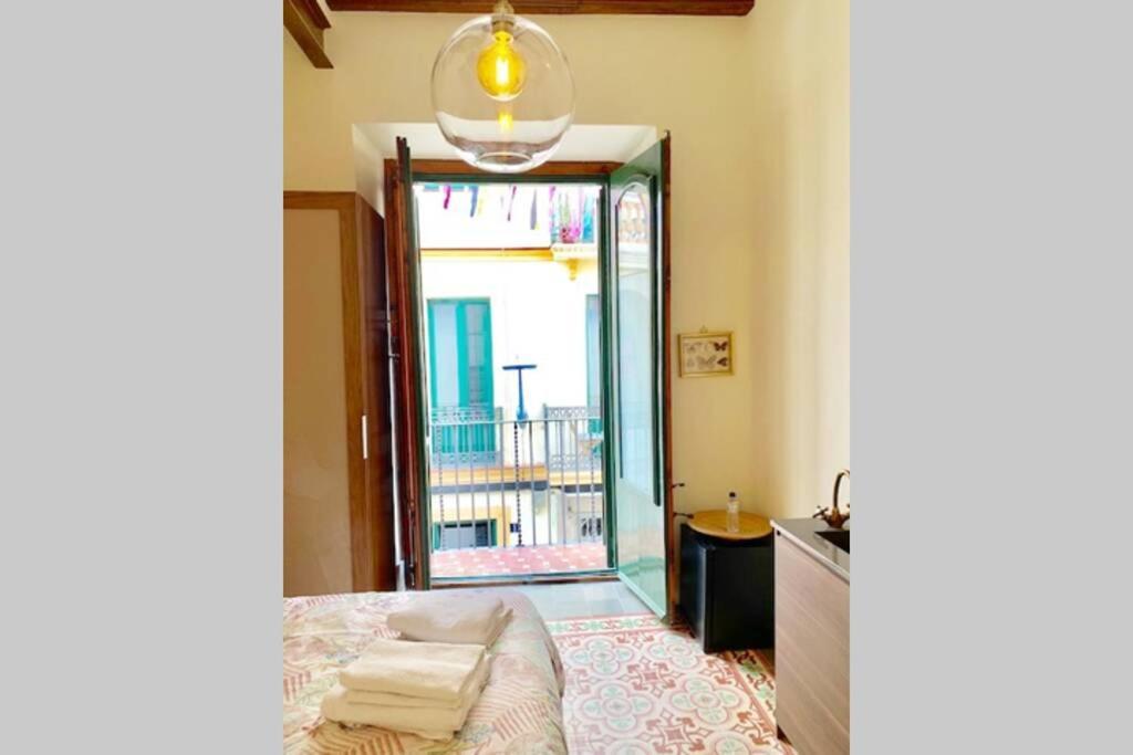 シッチェスCozy Studio With Balcony In The Best Placeアパートメント エクステリア 写真