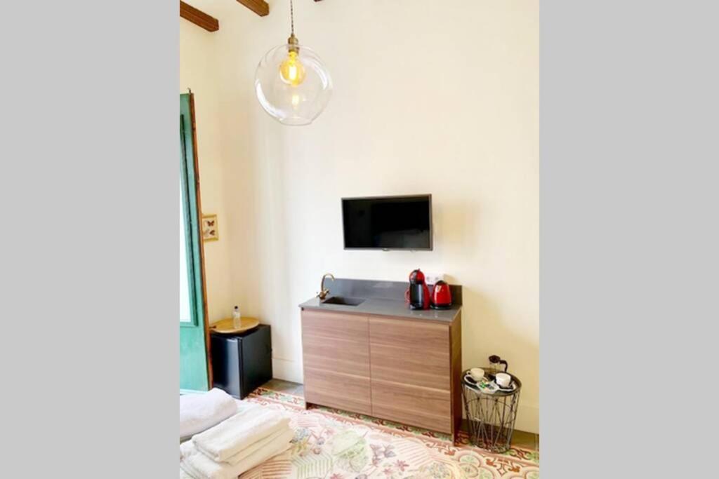 シッチェスCozy Studio With Balcony In The Best Placeアパートメント エクステリア 写真